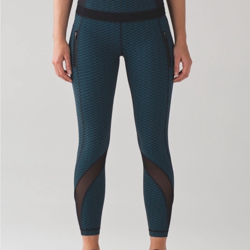 Lululemon Inspire Tight II Luxtreme size 6 25”